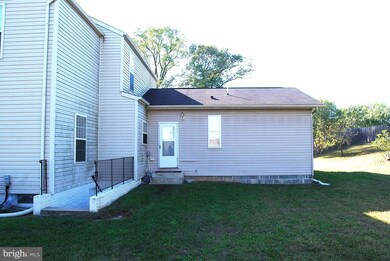 8404 Hillview Rd, Hyattsville, MD 20785 - photo 3