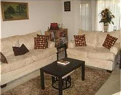 70 Regent Cir unit 70, Brookline, MA 02445 - photo 2