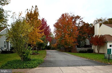 13182 Ladybank Ln, Herndon, VA 20171 - photo 4