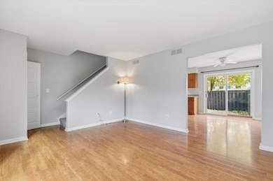 8380 Lakeview Dr unit 55, Ypsilanti, MI 48198 - photo 3