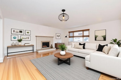 69 Veltri Ln unit 2, Yonkers, NY 10704 - photo 4