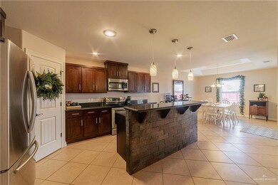 510 Robert Ln, Alamo, TX 78516 - photo 4