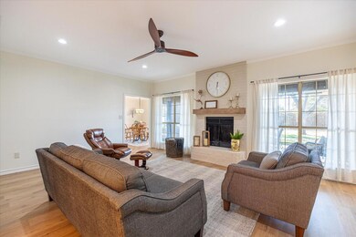 5012 Seminole Dr, Granbury, TX 76049 - photo 4