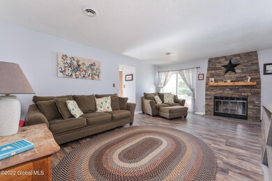 405 Cambridge Manor Dr, Schenectady, NY 12302 - photo 4