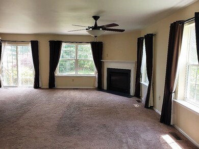 6841 Hunt Dr, Macungie, PA 18062 - photo 5