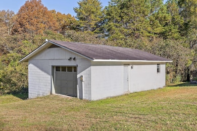 545 E Garden Farm Rd, Rossville, GA 30741 - photo 7