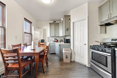 237 Astor St, Newark, NJ 07114 - photo 5