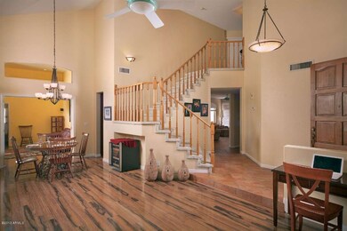 06 Living & Staircase
