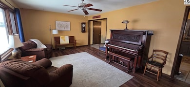 816 Iowa Ave, Pratt, KS 67124 - photo 5