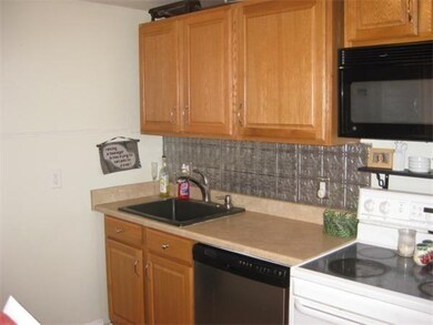 57 Cox St, Hudson, MA 01749 - photo 2