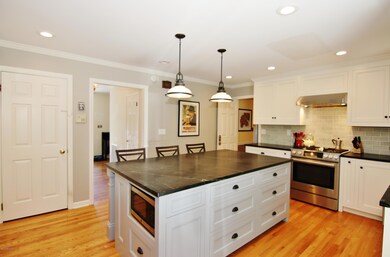 75 Long Meadow Rd, Riverside, CT 06878 - photo 3