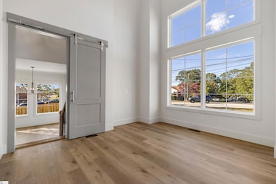 610 Lowndes Hill Rd, Greenville, SC 29607 - photo 7