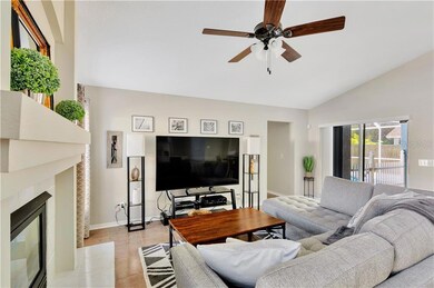 TALL CEILINGS & LOTS OF NATURAL LIGHT