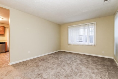 839 Middle Dr, Whiteland, IN 46184 - photo 3