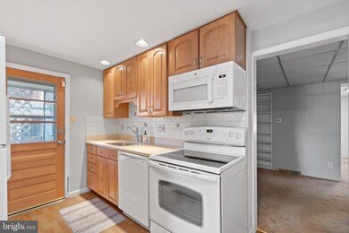 321 Inwood Rd, Ardmore, PA 19003 - photo 4