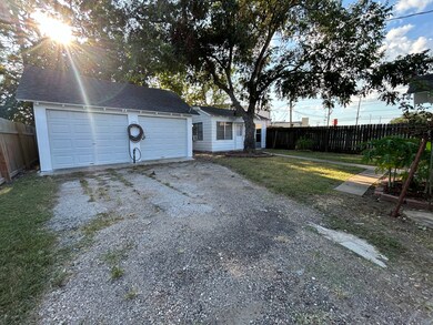 1014 Miles St, Rosenberg, TX 77471 - photo 3