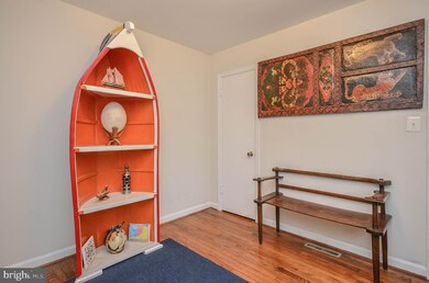 7912 Railroad St, Dunn Loring, VA 22027 - photo 2