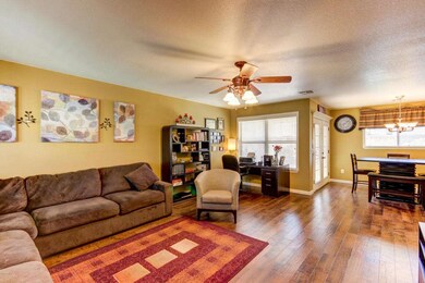 Living Room (4)