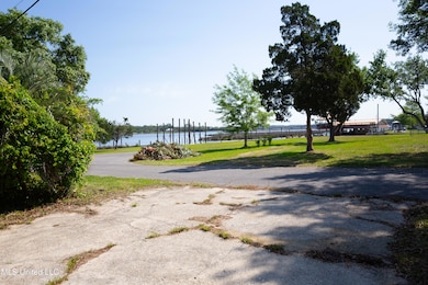1305 Cove Ave, Ocean Springs, MS 39564 - photo 4