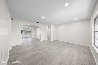 28-web-or-mls-101-eureka-ave-ne