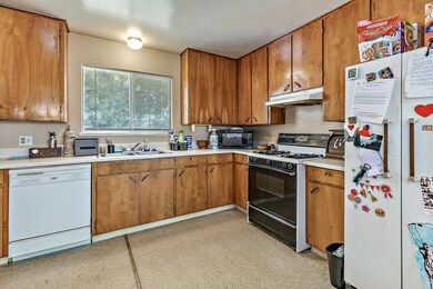 1220 Valley View Dr, Medford, OR 97504 - photo 7