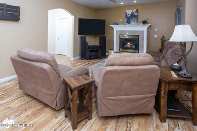 06-Living Room_DMD_4691