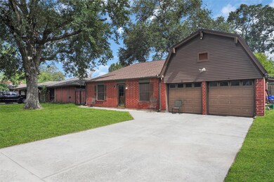 5914 Gum Grove Ln, Houston, TX 77088 - photo 2