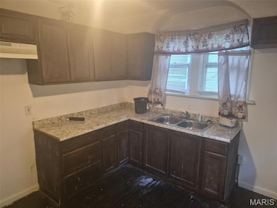 6211 Westerhoff Ave, Saint Louis, MO 63121 - photo 4