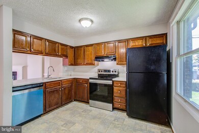 11801 Ashbrook Ct, Germantown, MD 20876 - photo 4
