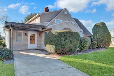 2 Welcome Ln, Wantagh, NY 11793 - photo 3