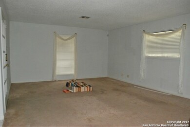 706 Newhall St, Beeville, TX 78102 - photo 2