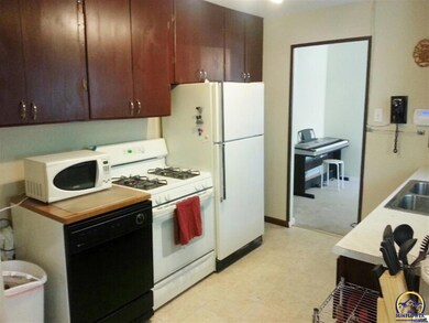 2320 SW 25th Dr, Topeka, KS 66611 - photo 5