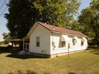 311 W Oak St, Skiatook, OK 74070 - photo 2