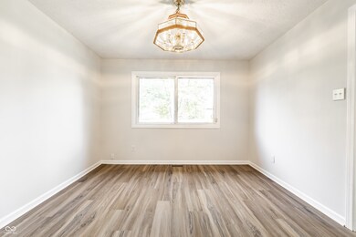 9648 Sycamore Rd, Carmel, IN 46032 - photo 7