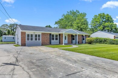 1217 Castle Dr, Jacksonville, NC 28546 - photo 2