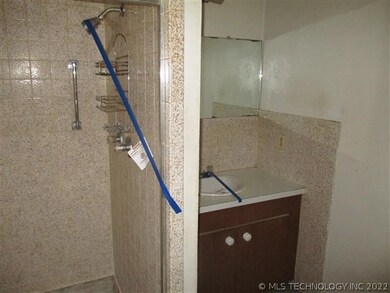 301 W Ottawa Ave, McAlester, OK 74501 - photo 5