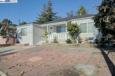1646 Brookside Dr, San Leandro, CA 94577 - photo 2