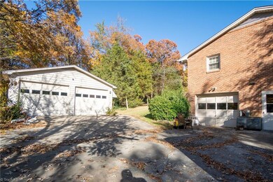 2310 Hemlock Dr, High Point, NC 27265 - photo 6