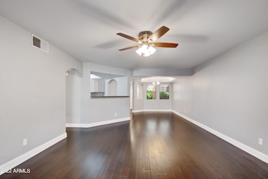 10. LivingRoom3