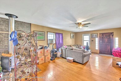 07-LIVING ROOM