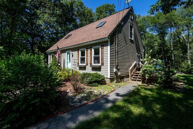 35 Chase Brook Cir, Litchfield, NH 03052 - photo 5