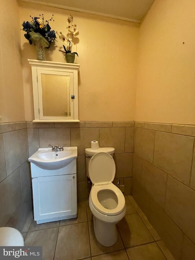 652 N 11th St, Reading, PA 19604 - photo 2