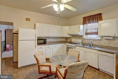 415 N 2nd St, Lemoyne, PA 17043 - photo 5