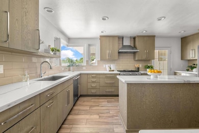 3112 N Mountain View Dr, San Diego, CA 92116 - photo 4