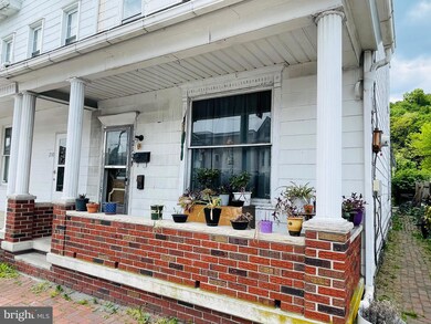 210 N 2nd St, Saint Clair, PA 17970 - photo 3