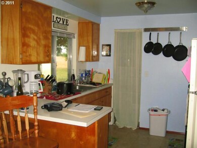 unlisted-address, Eugene, OR 97408 - photo 2