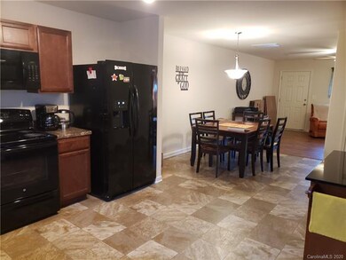 822 Chevelle Dr, Statesville, NC 28677 - photo 4