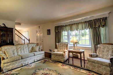 5204 Ilchester Rd, Ellicott City, MD 21043 - photo 2