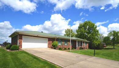 131 Cherry Dr, Harrodsburg, KY 40330 - photo 2