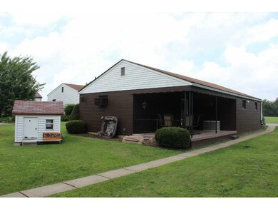 Parking Lot/Garage. 3 Car garage!